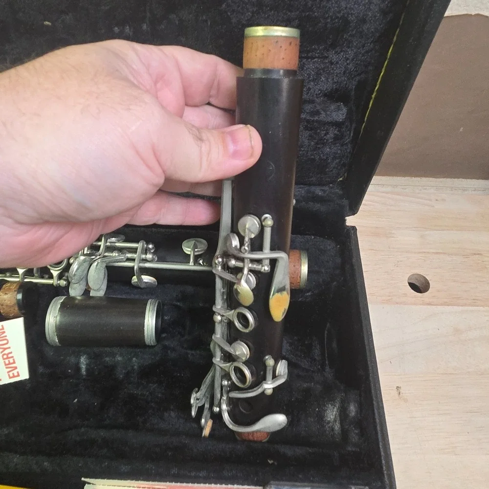 Selmer 100 Signet Wood Clarinet READ